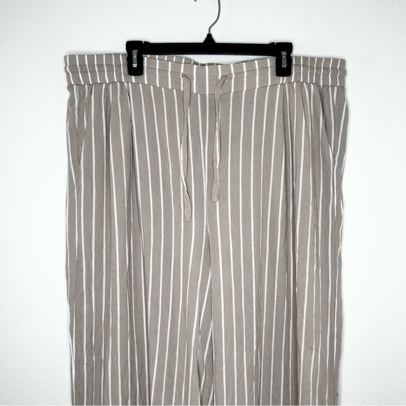 Torrid Womens Beige Striped Wide Leg Pull-On Pants Elastic Waist Pockets 2/ 2X - Picture 2 of 9